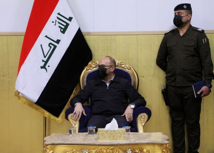 العراق_ محافظ النجف يعقد اجتماعاً مع الصحفيين للرقي بواقع الإعلام