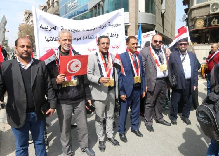 بمشاركة يمنية  وقفة تضامنية للجاليات العربية في دمشق  تطالب بعودة سورية إلى الجامعة العربية