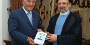 فضل الله استقبل العريضي والتبريزي وتلقى برقيات تهنئة بالعيد