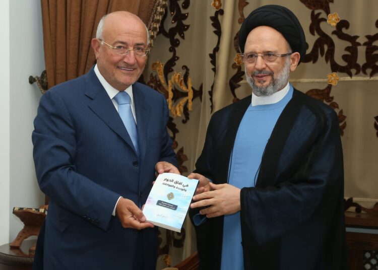 فضل الله استقبل العريضي والتبريزي وتلقى برقيات تهنئة بالعيد