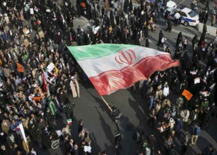 عبثا يحاولون اسقاط الثورة الاسلامية في ايران