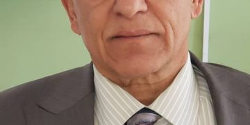 شهادة الاوسكار العالمي لابرز شخصية لعام 2022 للدكتور سنان غالب المرهضي-جامعة صنعاء