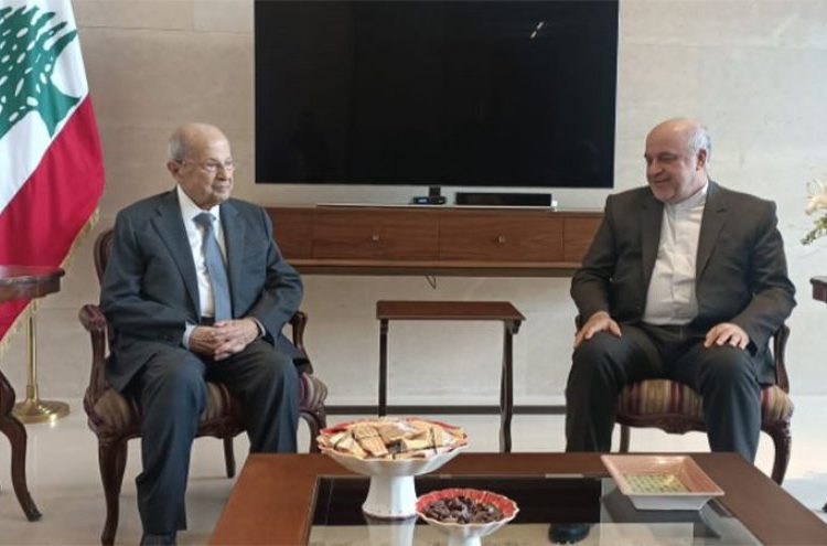الرئيس اللبناني السابق يلتقي السفير الإيراني في بيروت