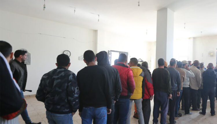 قافلة الاغاثة التابعة للعتبة الحسينية تشرف ميدانيا على متابعة العوائل المتضررة والحكومة السورية تسلمها (8) مخازن كبيرة في مرفأ اللاذقية