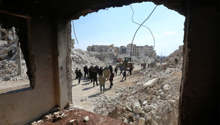 فريق الاغاثة يزور مدينة حلب السورية ومحافظها يشير الى أن الموقف المشرف للمرجعية العليا والعتبة الحسينية