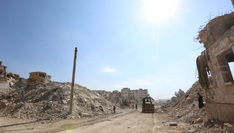 فريق الاغاثة يزور مدينة حلب السورية ومحافظها يشير الى أن الموقف المشرف للمرجعية العليا والعتبة الحسينية