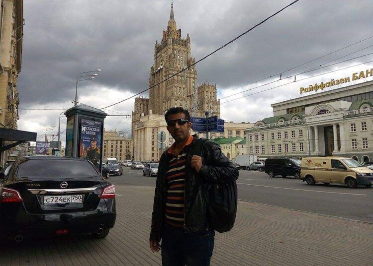 تساؤلات محيرة … وبرسم الإجابة !!