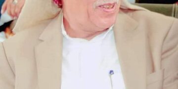 اللواء عبد الواحد صلاح-محافظ إب يصل إلى مطار صنعاء قادمًا من الهند بعد رحلة علاجية