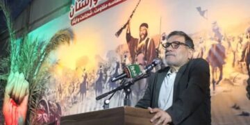 شمخاني: العشائر العربية في خوزستان مخلصة ومُضحية للثورة وإيران