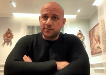 أحمد مكي عن طوفان الأقصى: اختار طريق الله أو الشيطان.. ما يفعله الصهاينة هو بداية زوالهم