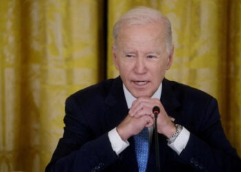 مقتل 5 جنود أمريكيين جراء سقوط طائرة في البحر المتوسط