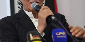 اللواء عبد الواحد صلاح محافظ إب في سطور