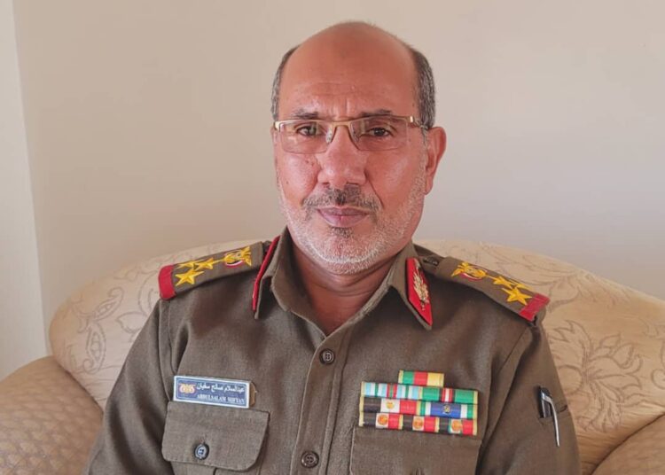 قيمة هذا الرجل انه يصدّق نفسه ويصدقه الناس .